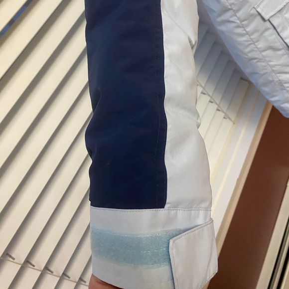 NWOT Burton Boys Covert 2L Jacket & Hat - Skiing | Snowboarding | Sledding - Picture 5 of 14